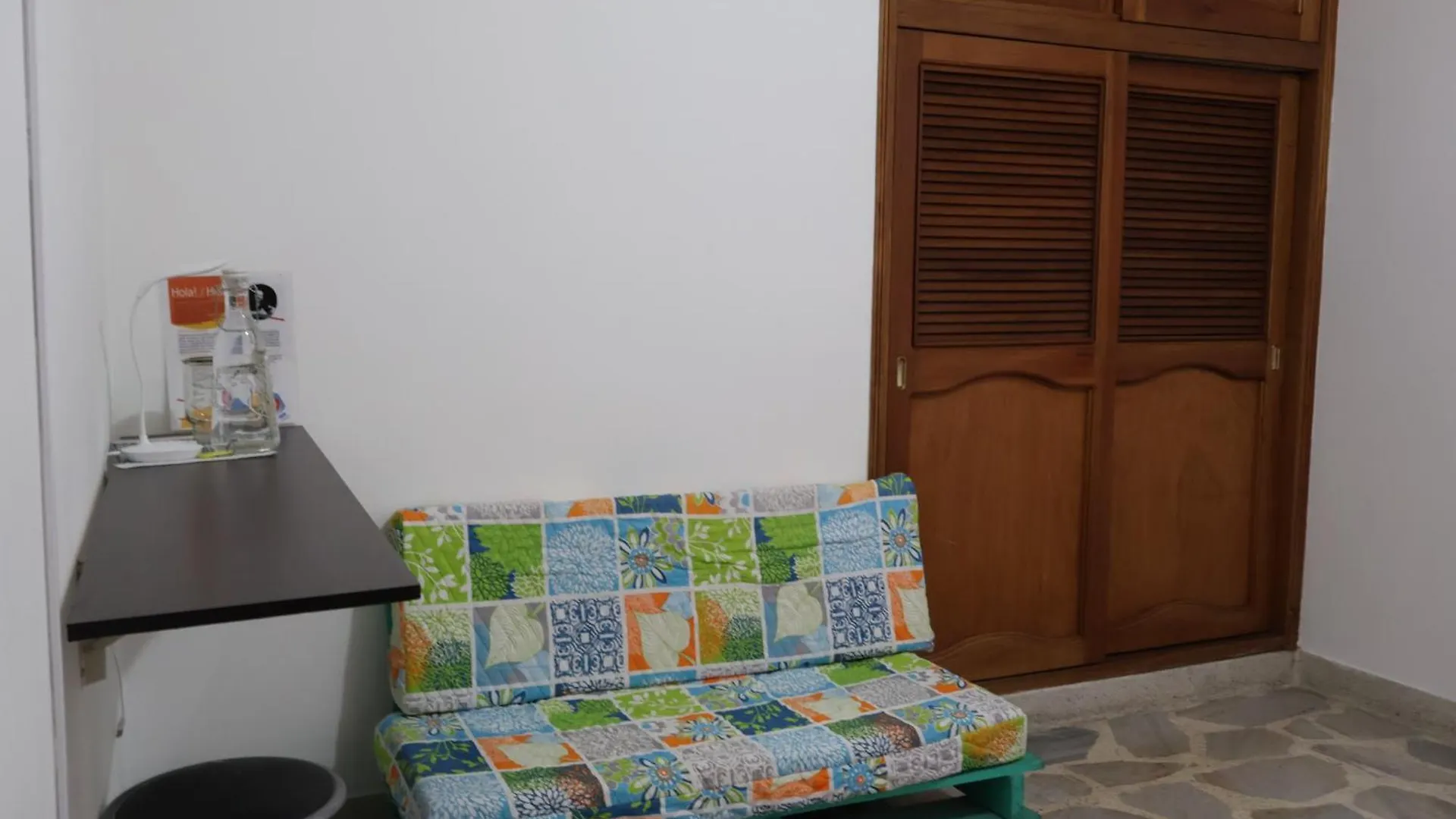 Living Poblado Manila 3026 Habitacion Individual Medellin Homestay