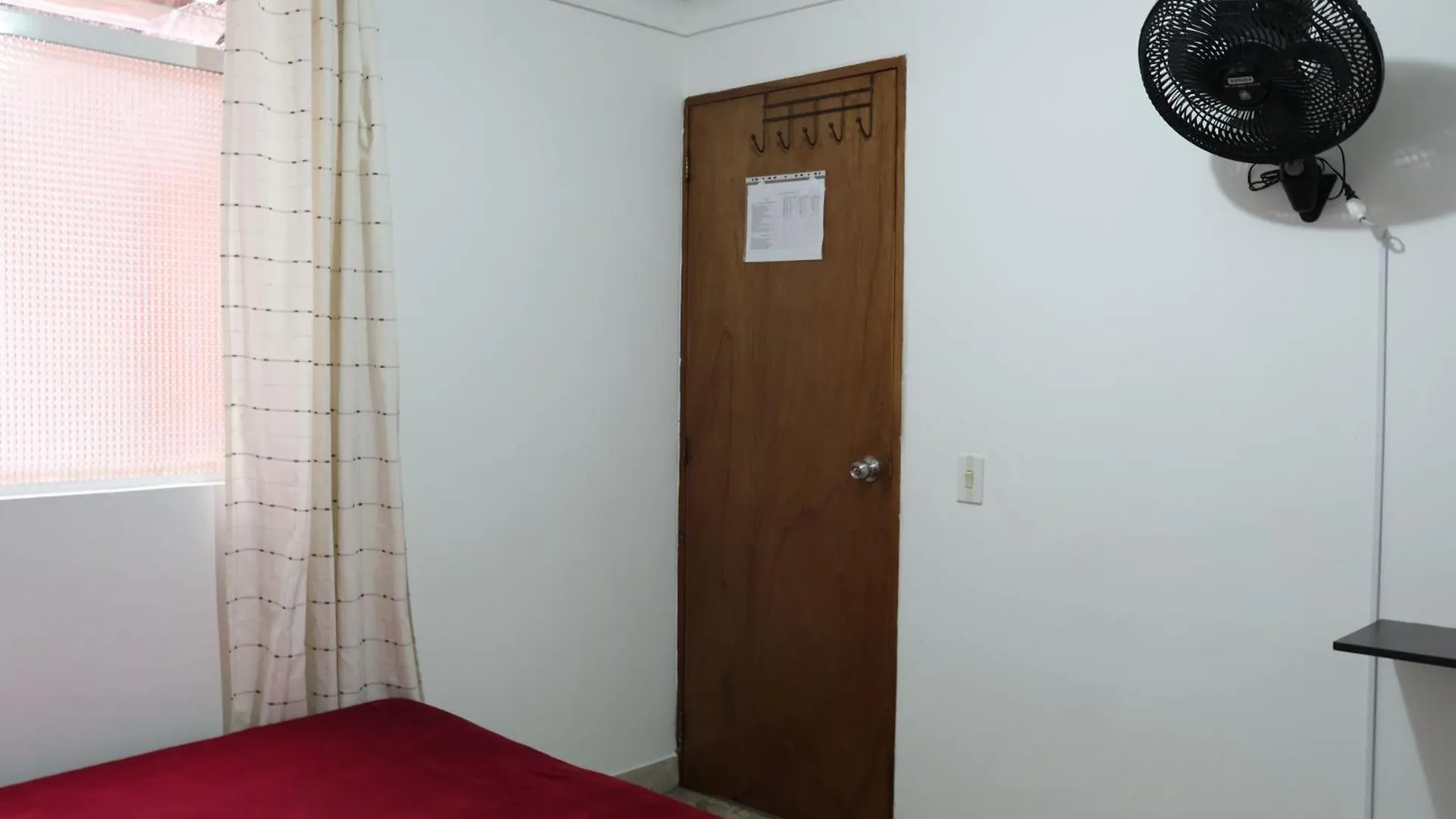 Living Poblado Manila 3026 Habitacion Individual Medellin Homestay